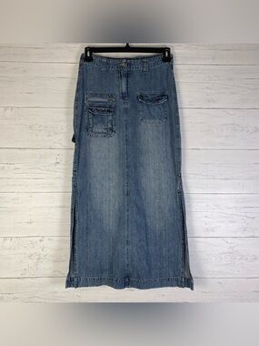 Vintage/Y2K  Luxury Blues denim Jean Skirt with Side Slits & Pockets size 5/6
